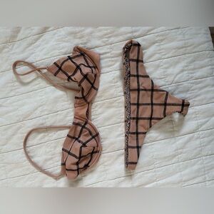 Acacia Set Top L (fits smaller) Bottoms M